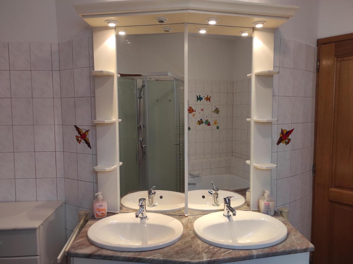 Badacsony Apartmanhaz บาดัคชอยโตมาย ภายนอก รูปภาพ