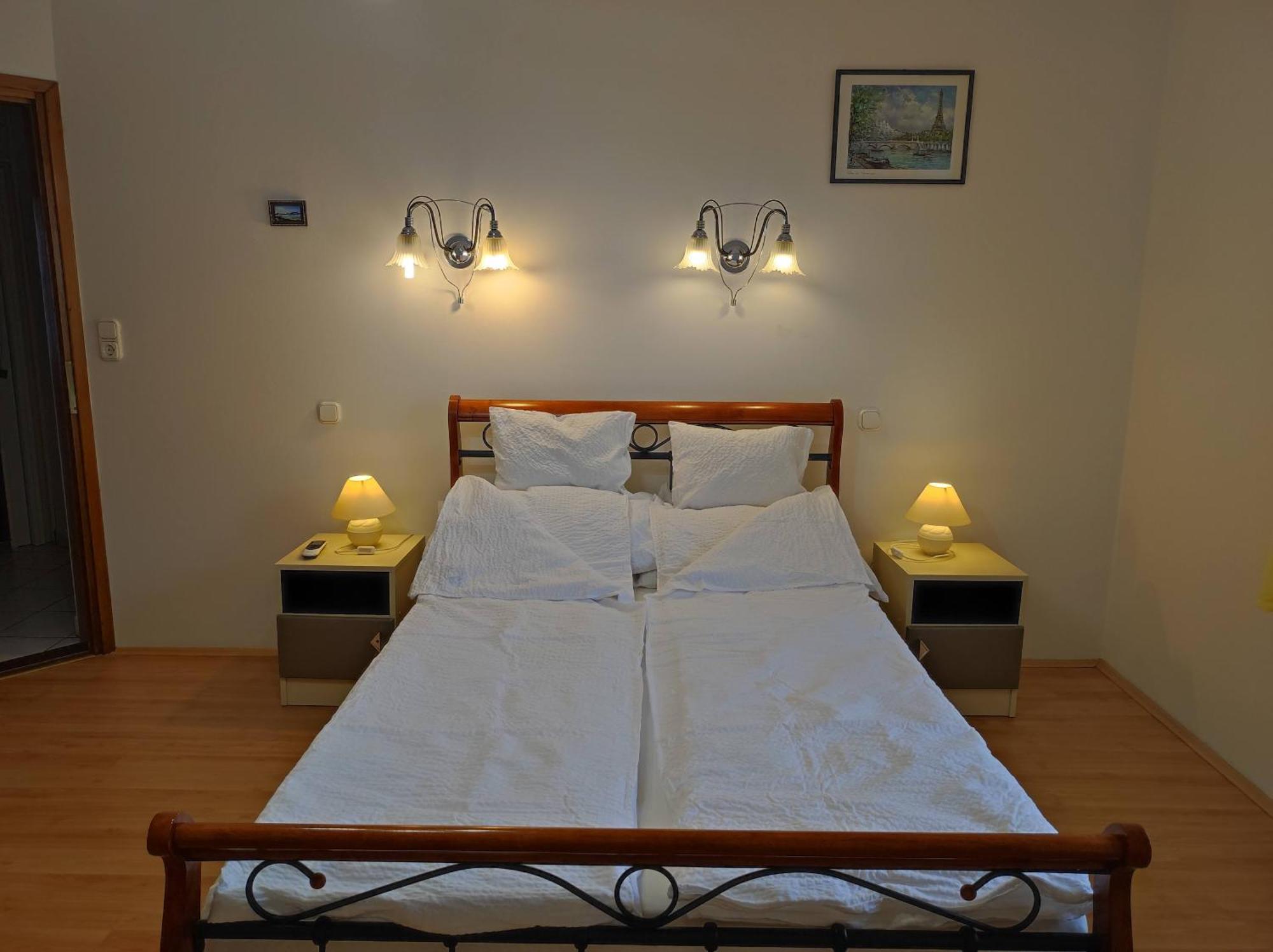 Badacsony Apartmanhaz บาดัคชอยโตมาย ภายนอก รูปภาพ